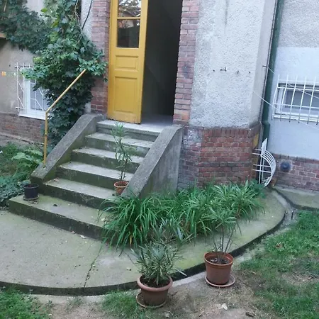Eszter Piroska Apartman Beci