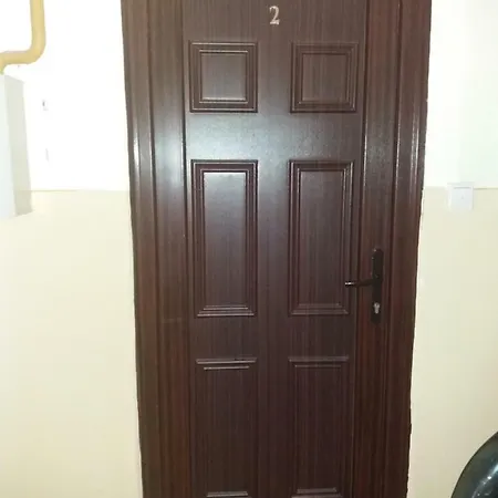 Eszter Piroska Apartman *